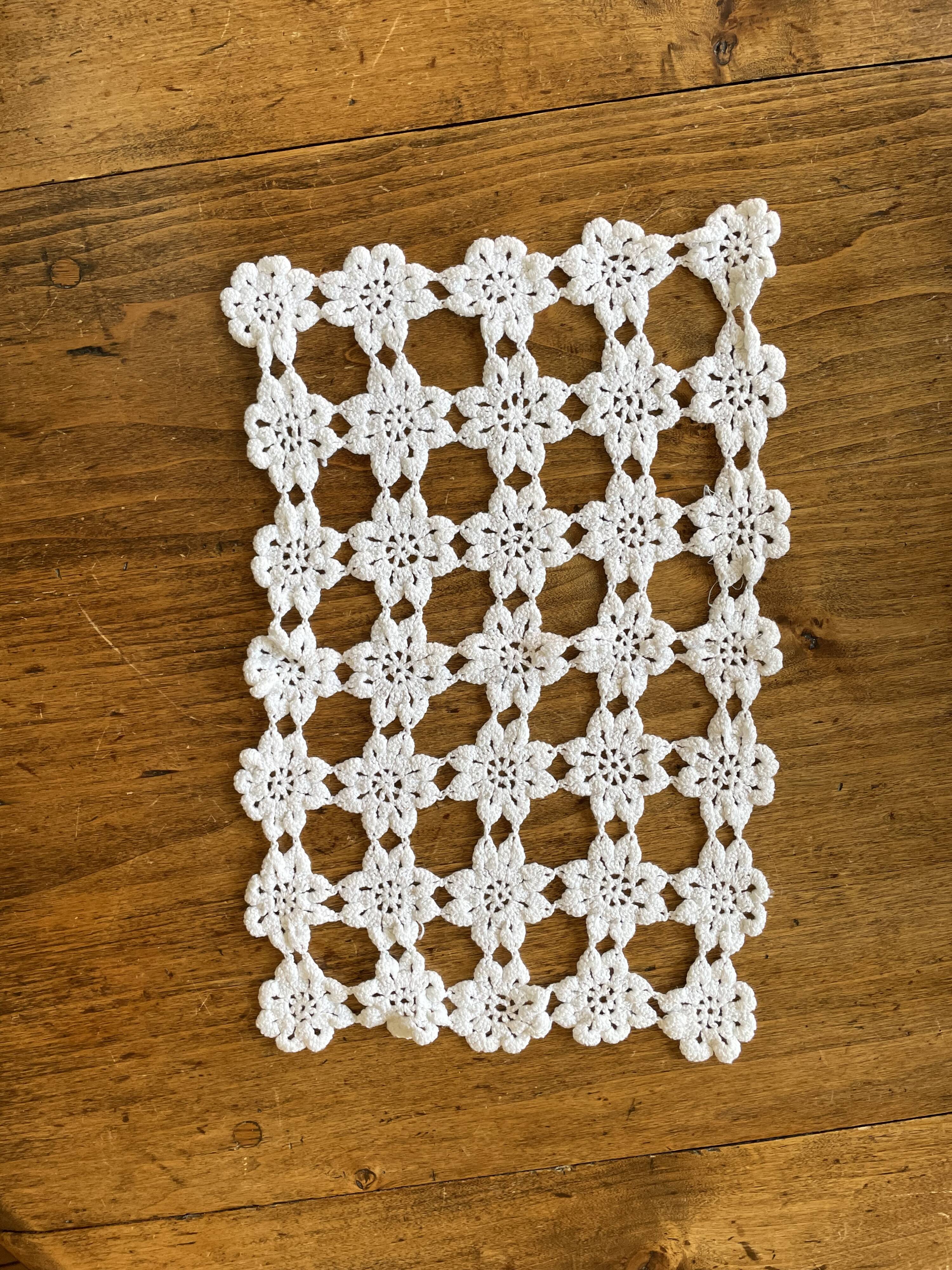 1 crochet doily, rectangular, old vintage
