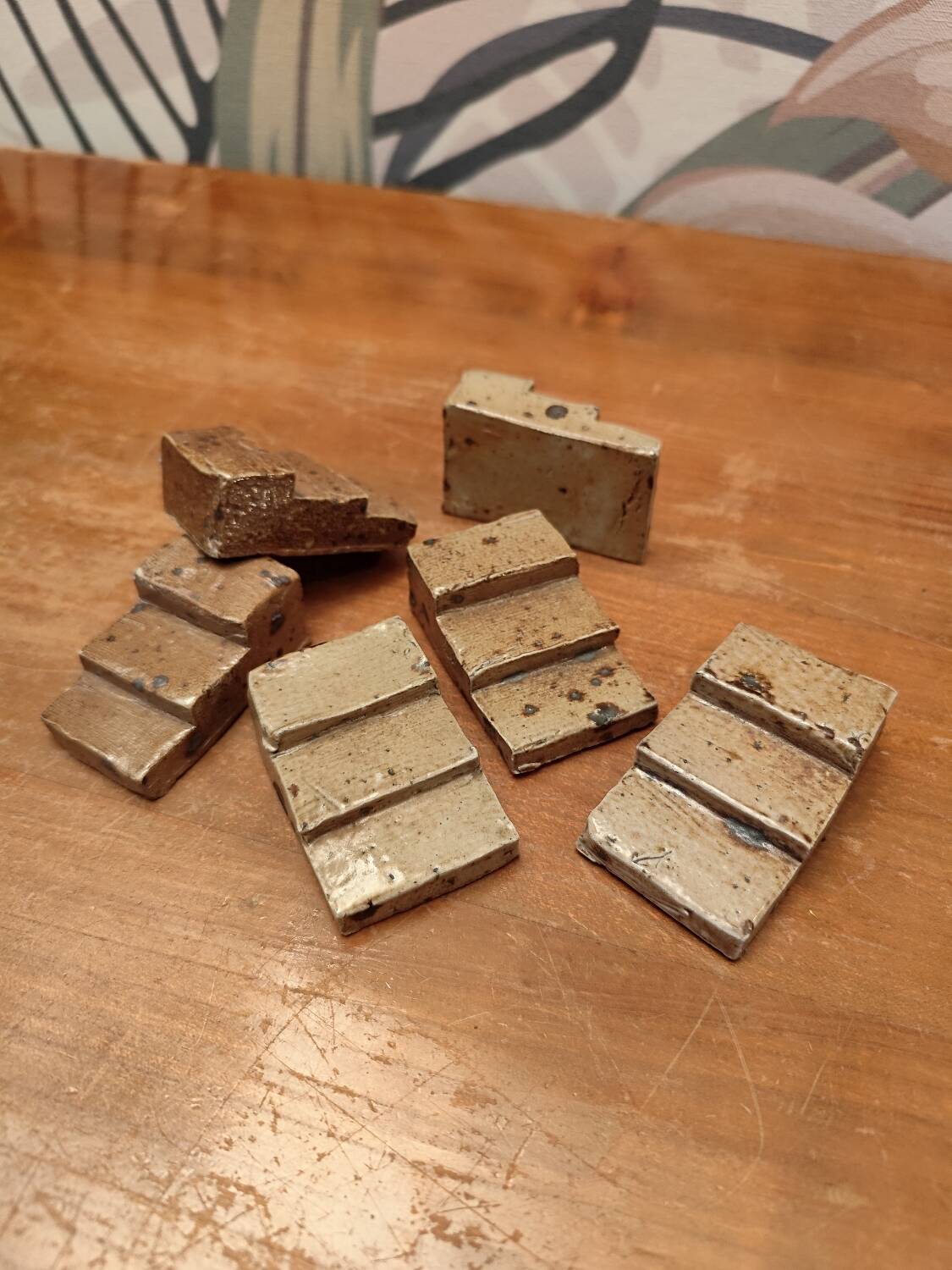 6 enamelled stoneware knife holders