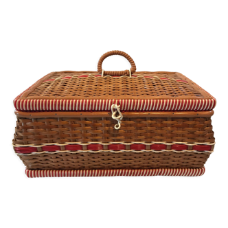 Coffret vintage en osier et «scoubidou»