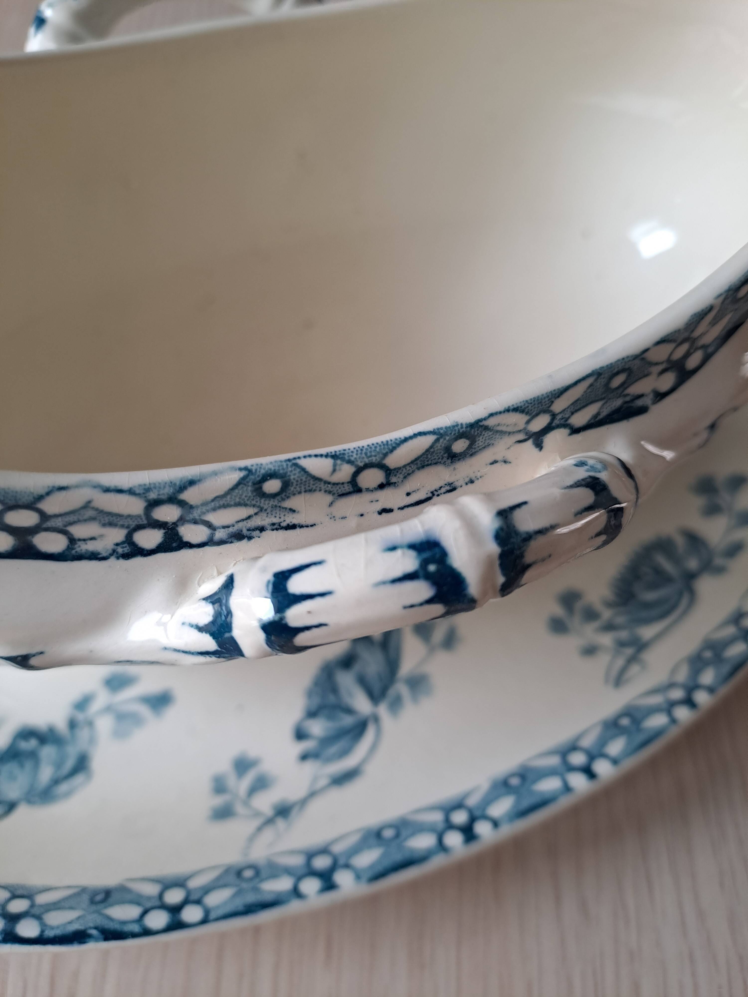 Sarreguemines sauceboat