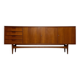 Buffet en teck minimaliste des années 1960, grand, de style mid-century.