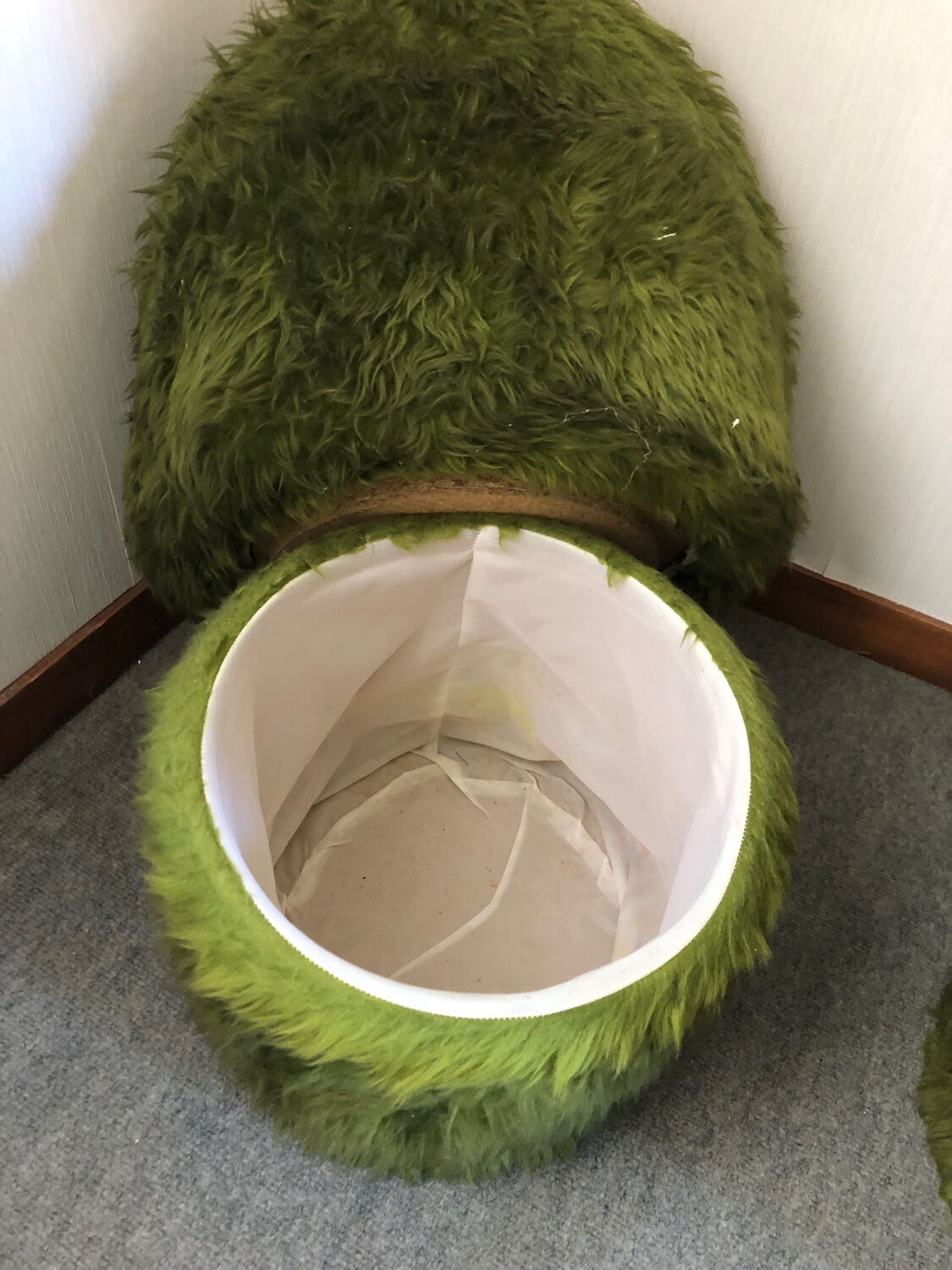 Duo of vintage 70s armchairs