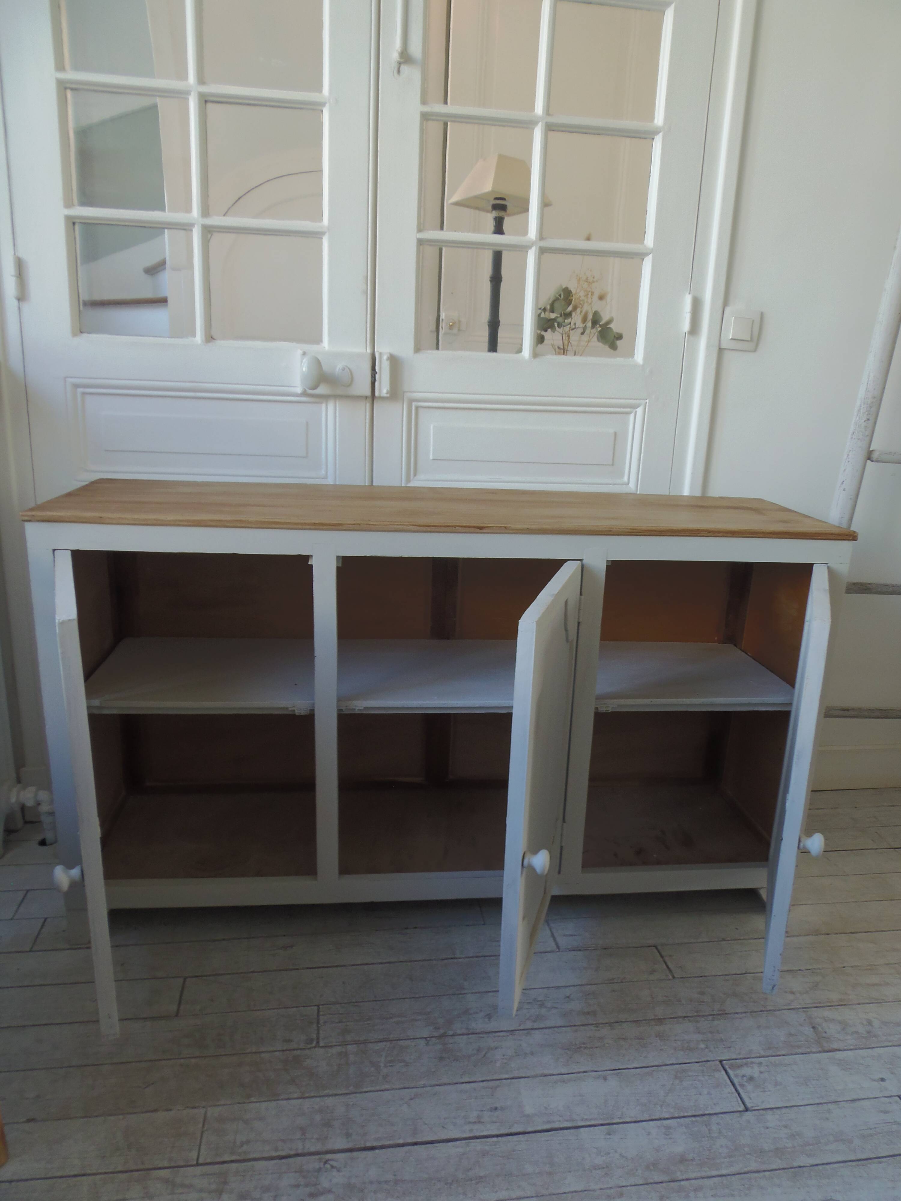 Vintage low sideboard with 3 doors, pearl gray patina, wooden top.