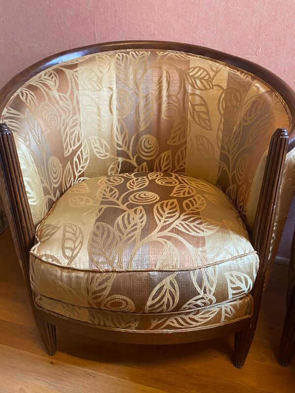 Paire de fauteuils tonneaux de style art déco de la maison Daisy Simon