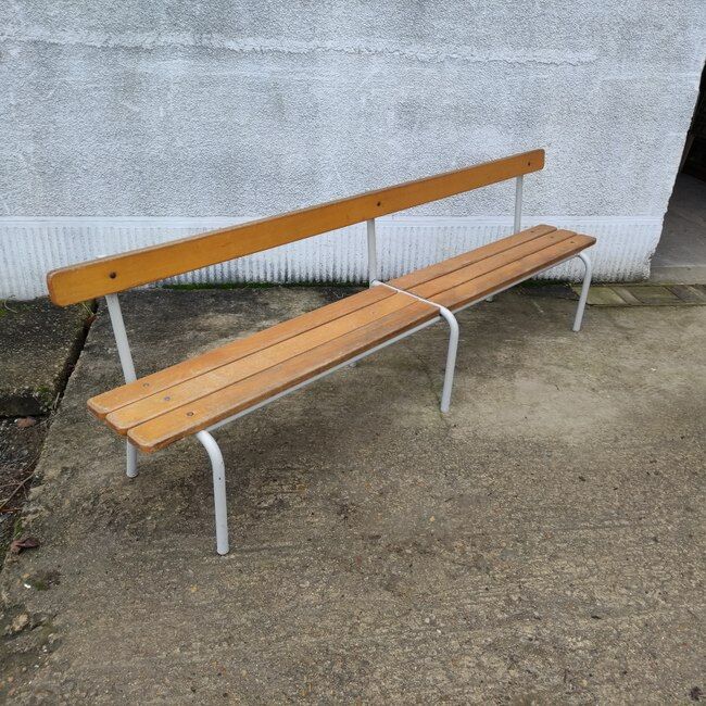 Banc d'école avec dossier