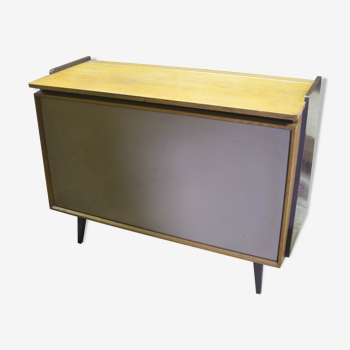 The 1960s vintage Dresser