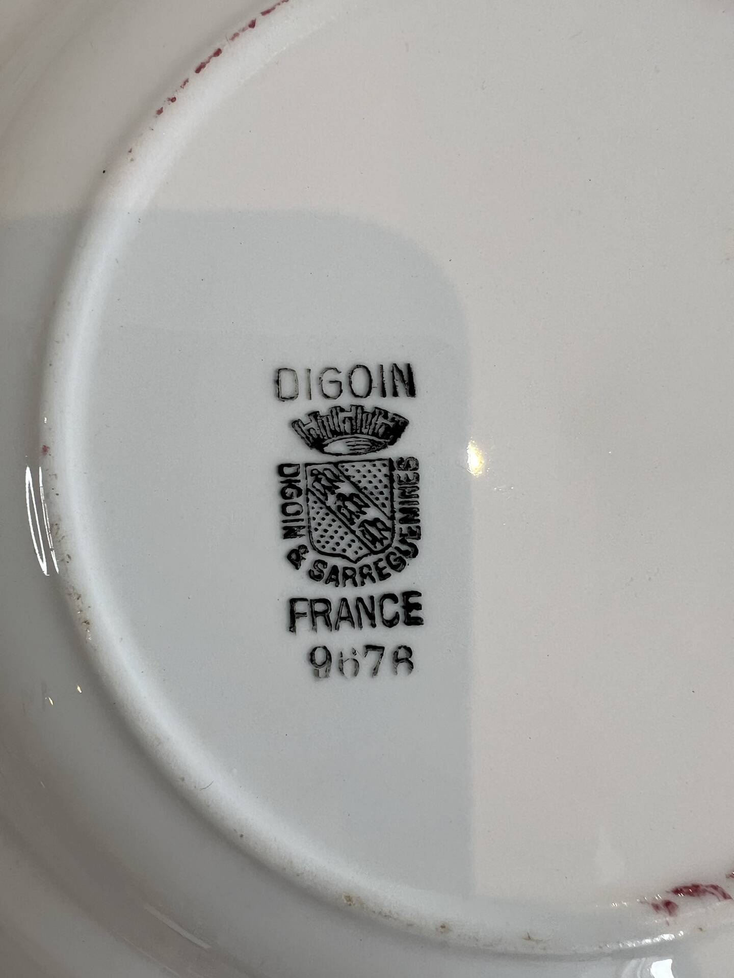 Assiette creuse Digoin Sarreguemines - modèle 9592 rayures rouge borde