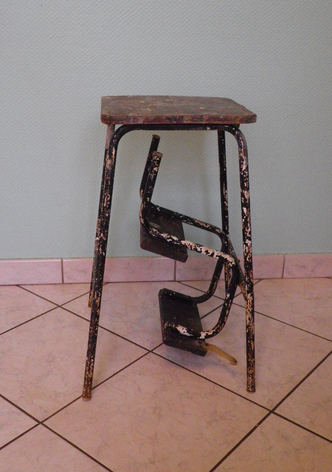 Workshop stepladder, retractable steps, antique, metal and wood, patina look