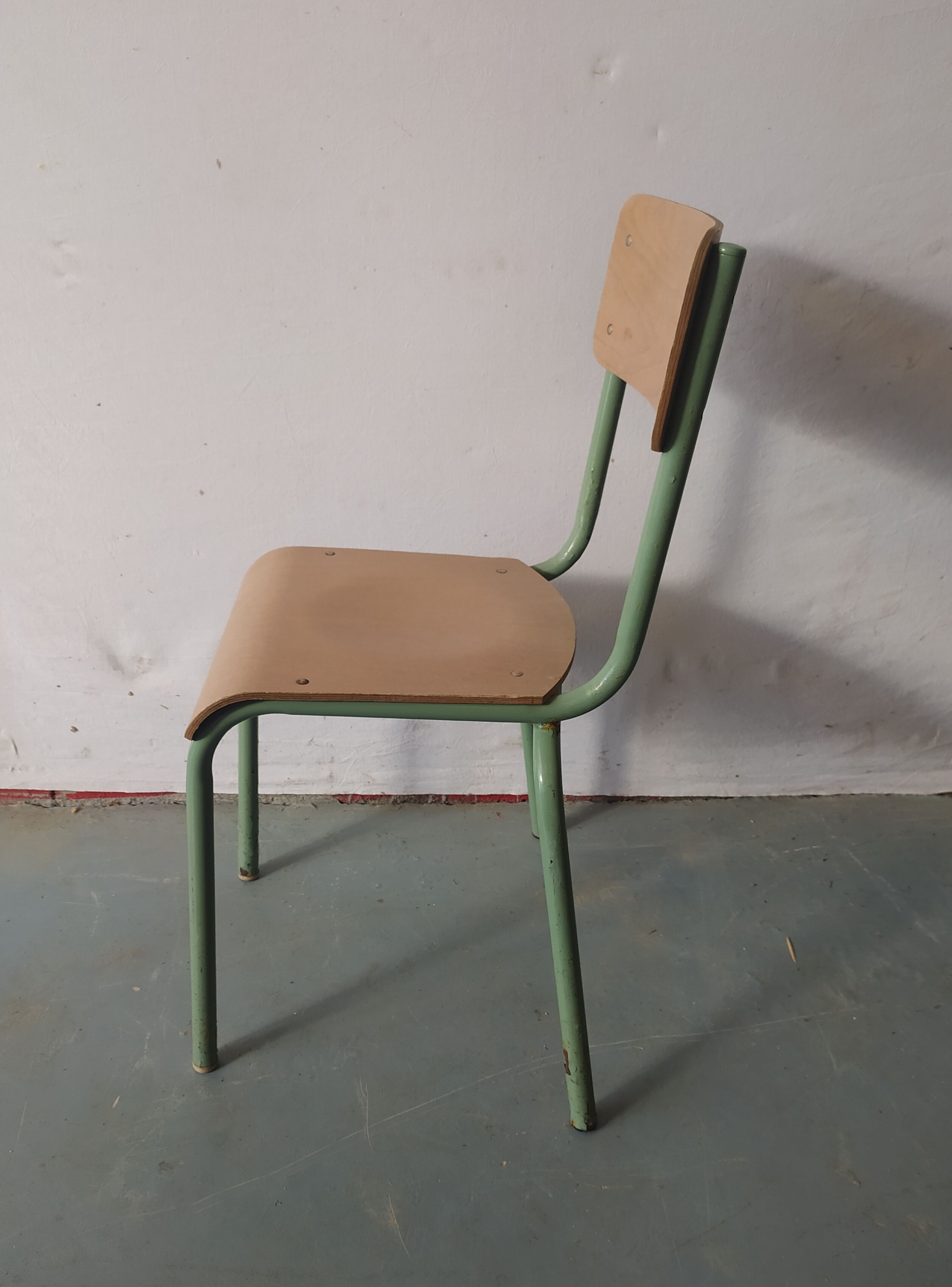 Chaise d'école vintage adulte