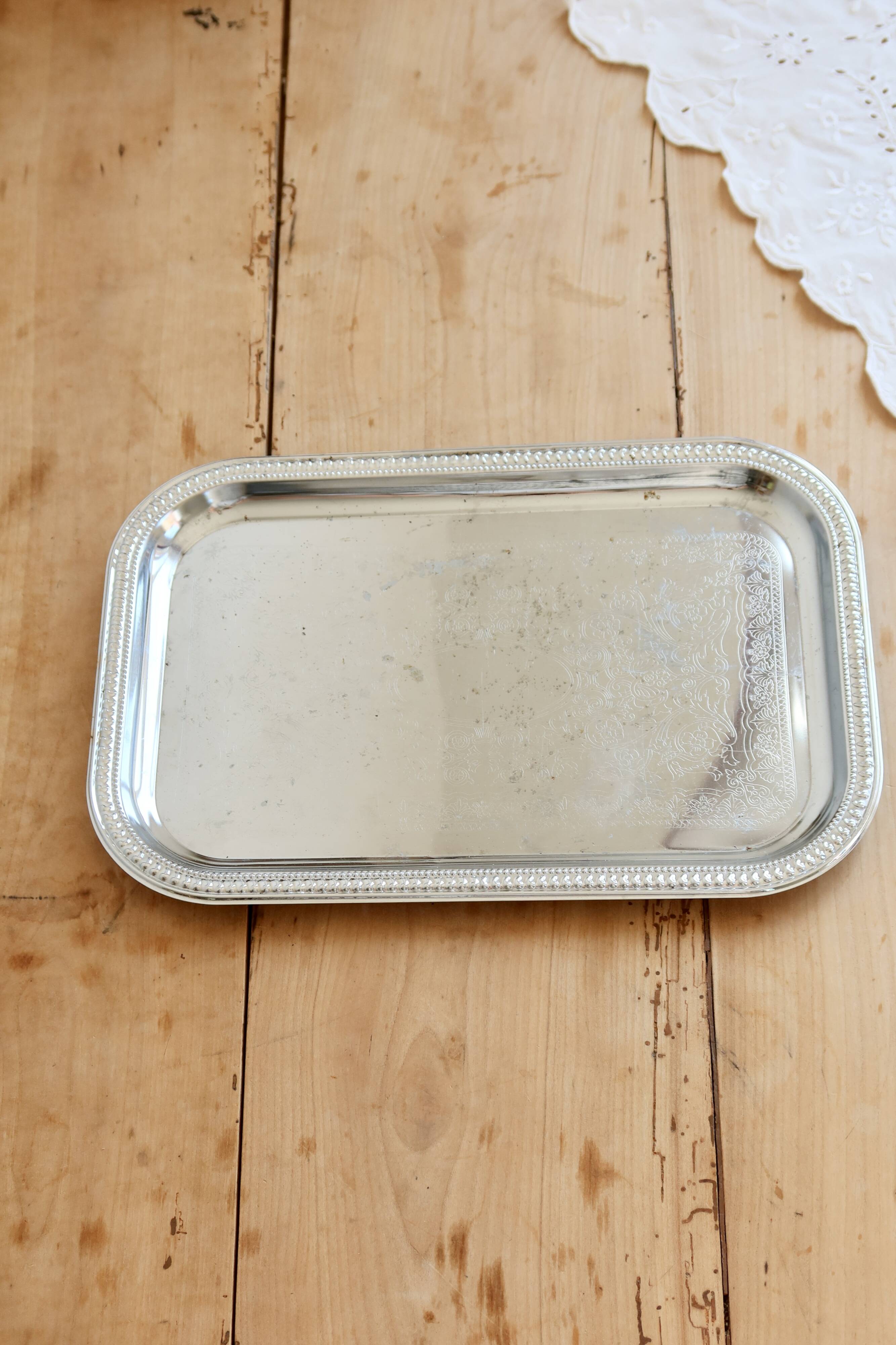 Rectangular silver-plated serving tray - Beaded edge