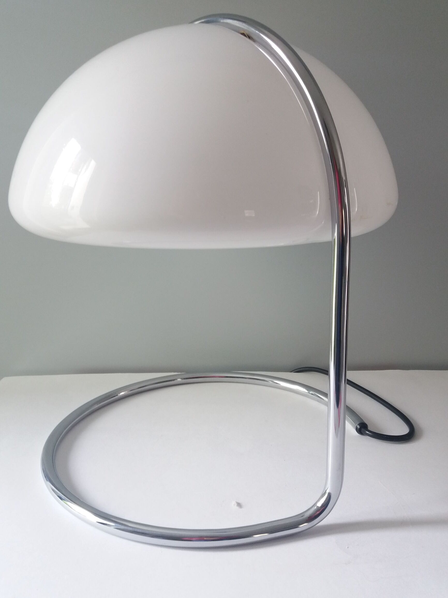 Lampe à poser Guzzini "Conchiglia" L. Massoni e L. Buttura