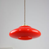 Lampe de soucoupe en verre rouge et laiton du milieu du siècle