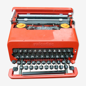 Machine à écrire Olivetti /valentine