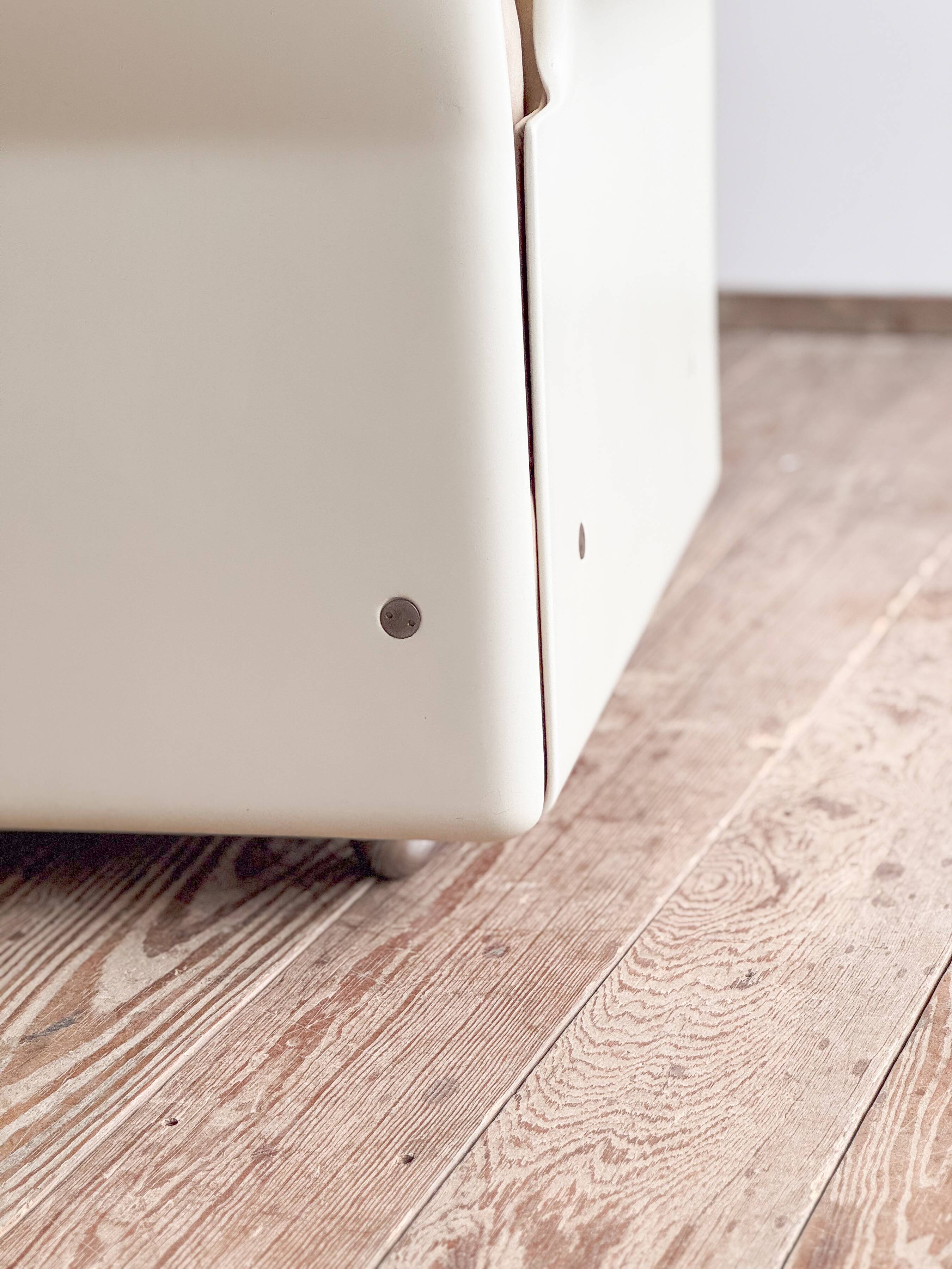 Fauteuil design 620 en cuir suédé beige par Dieter Rams, Vitsœ, Mid-Century