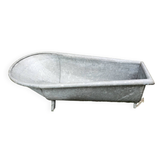 Baignoire ancienne d'enfant en zinc