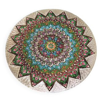 Assiette murale décorative en émail sur cuivre. Motifs Mandala aux multiples couleurs