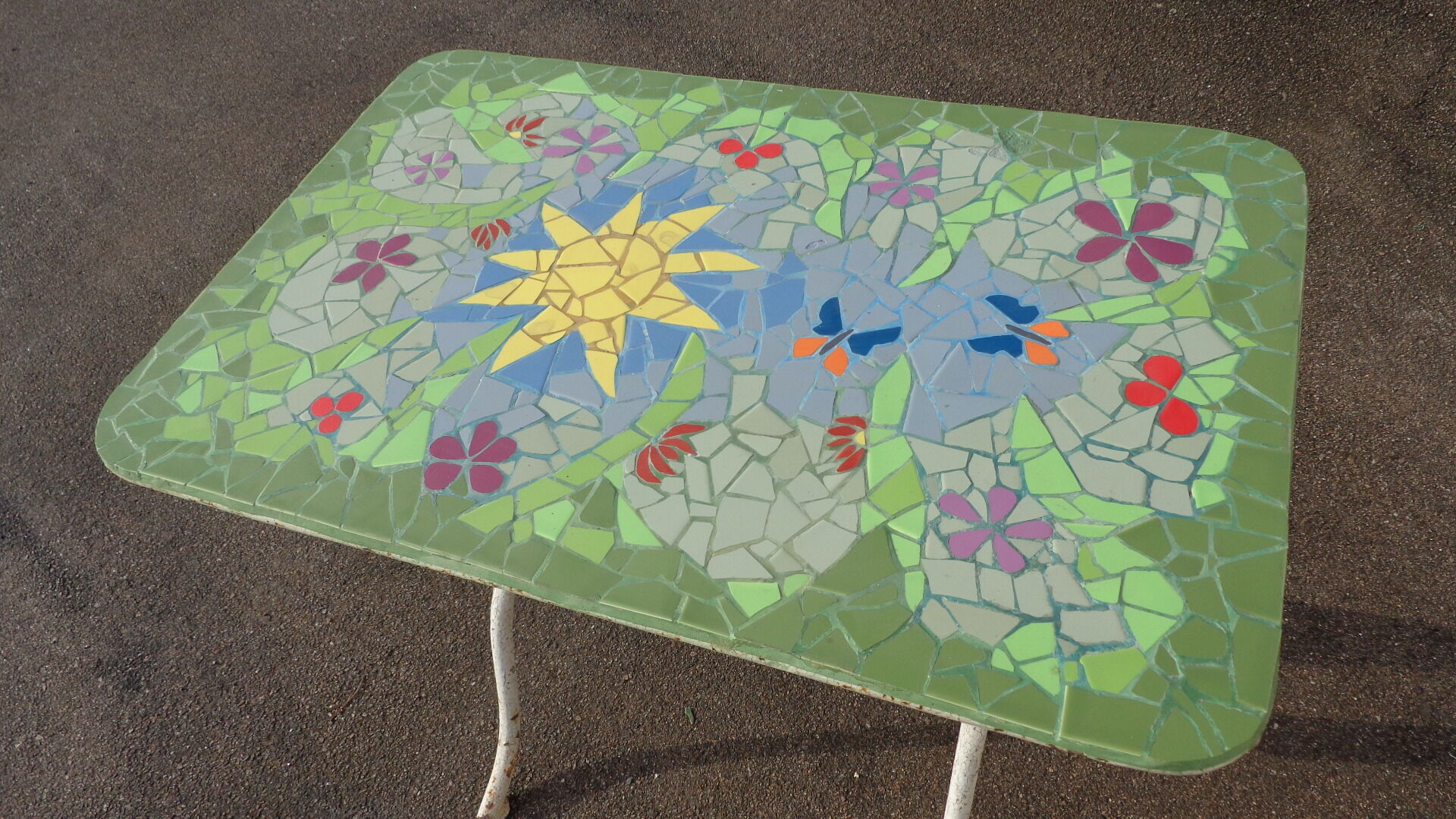 Country garden table