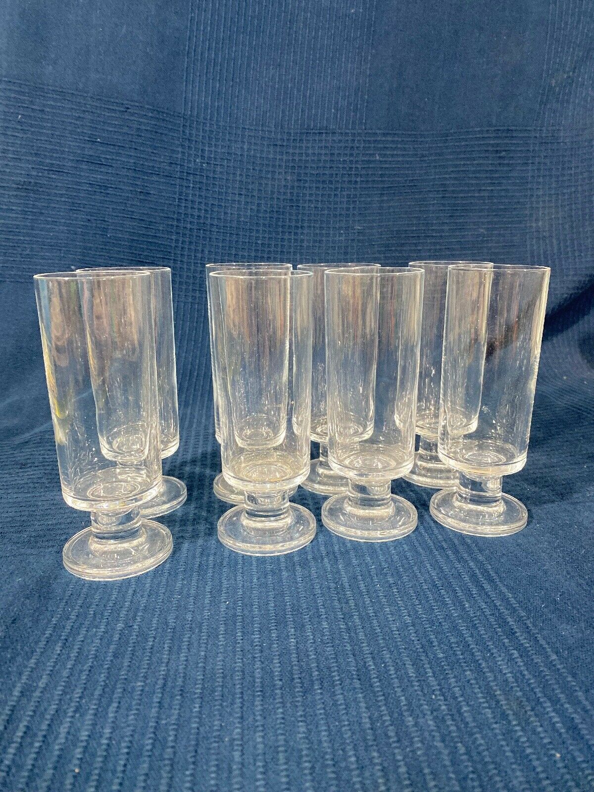 Lot of 8 glass glasses with a big foot