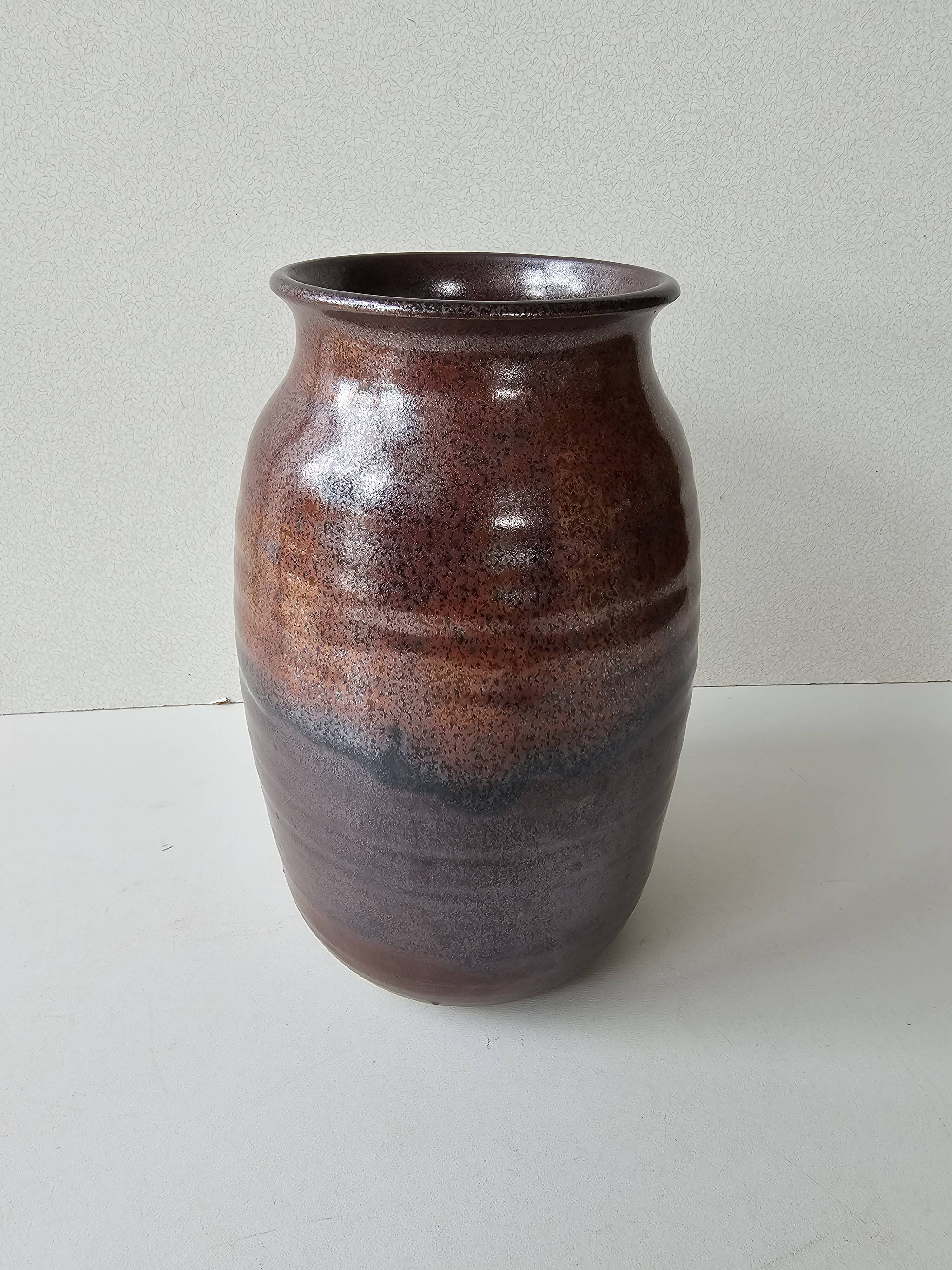 Bordeaux ceramic vase, height 19cm, Signed (Signature to be identified)