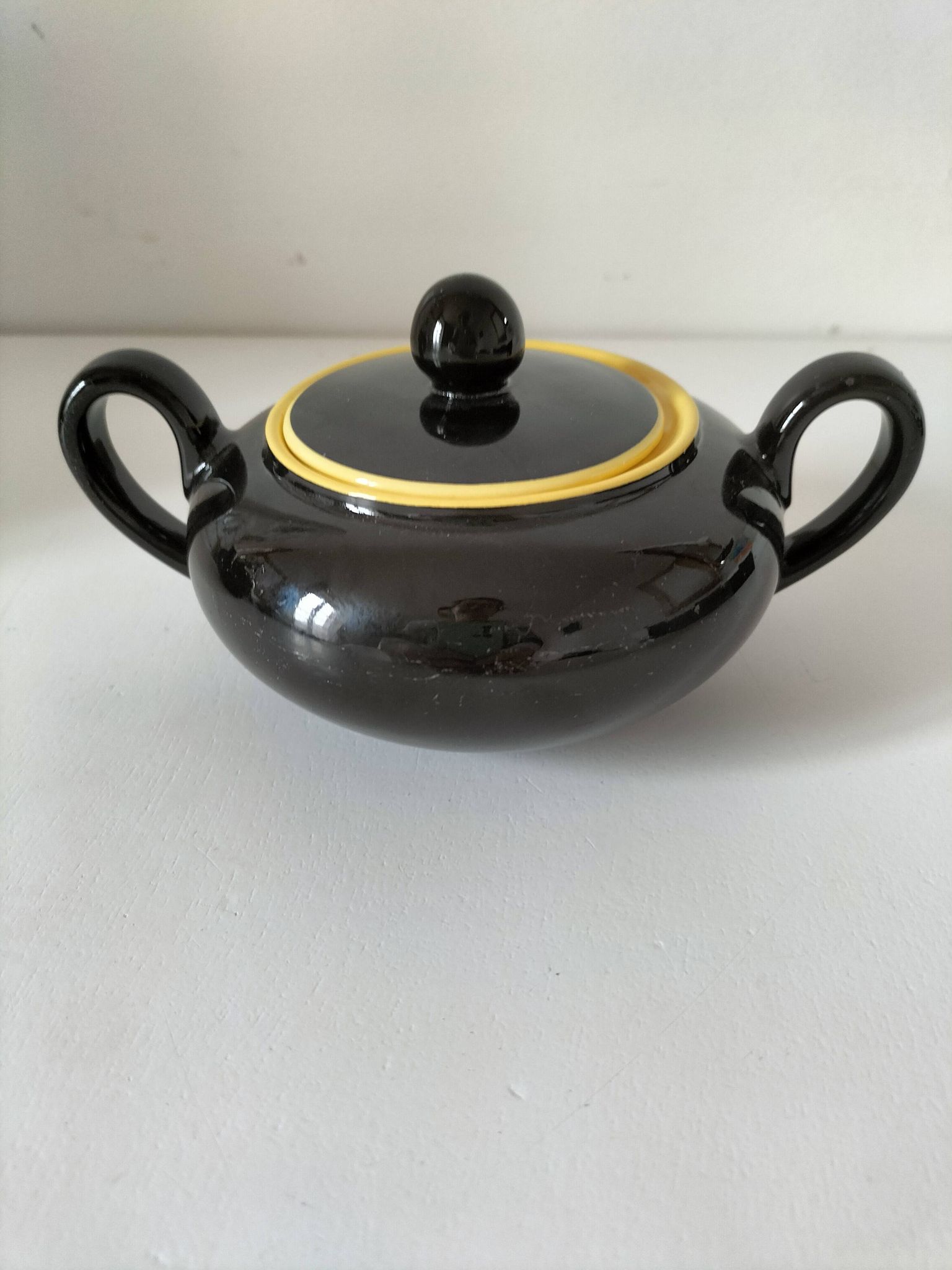 Teapot and sugar bowl Villeroy & Boch model Biarritz glossy black