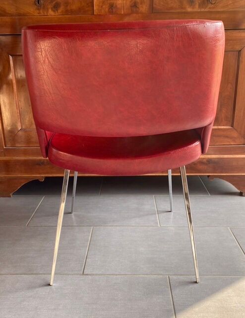 Fauteuil rouge années 60 en skaï