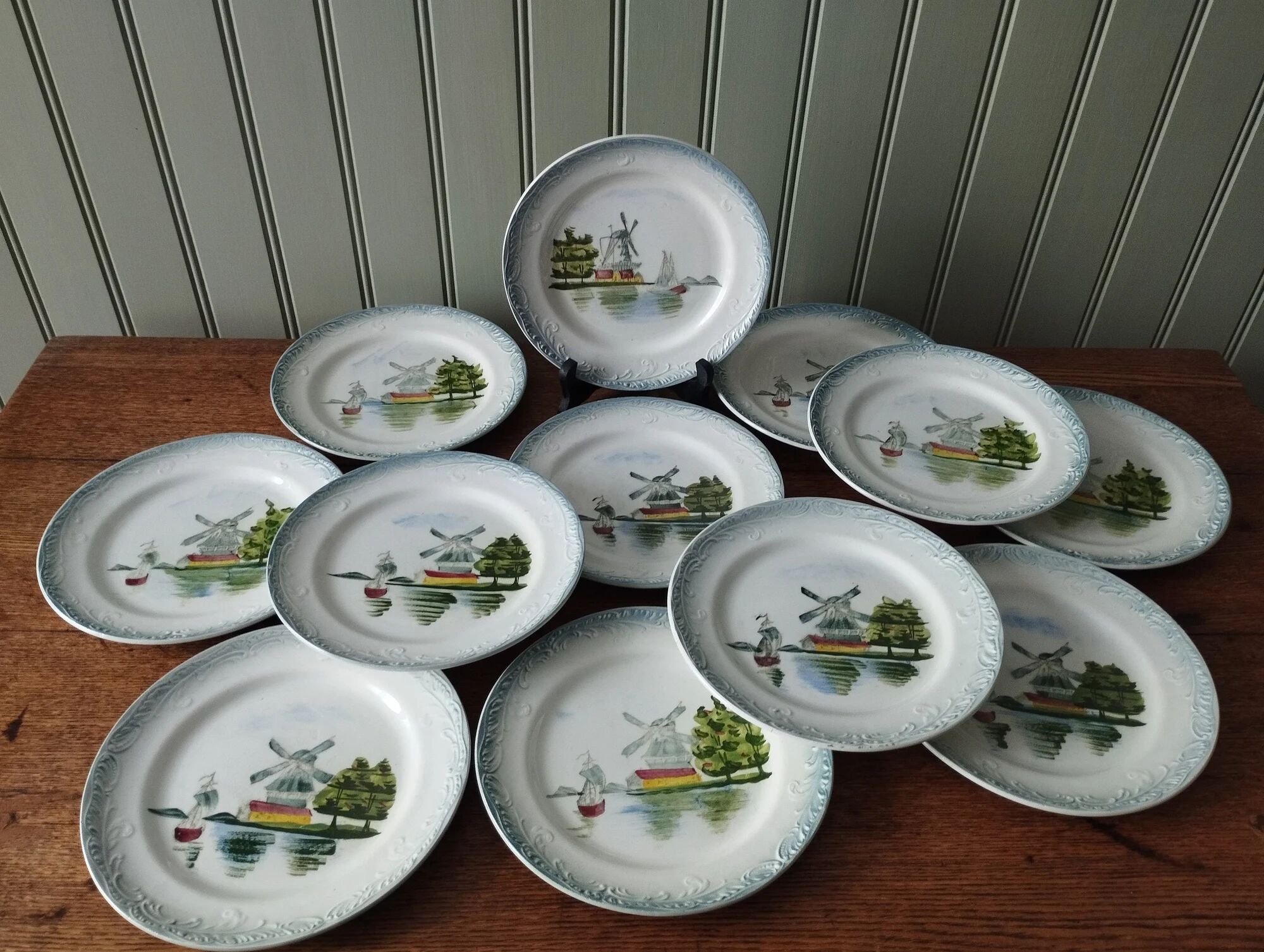 12 dessert plates Saint-Amand