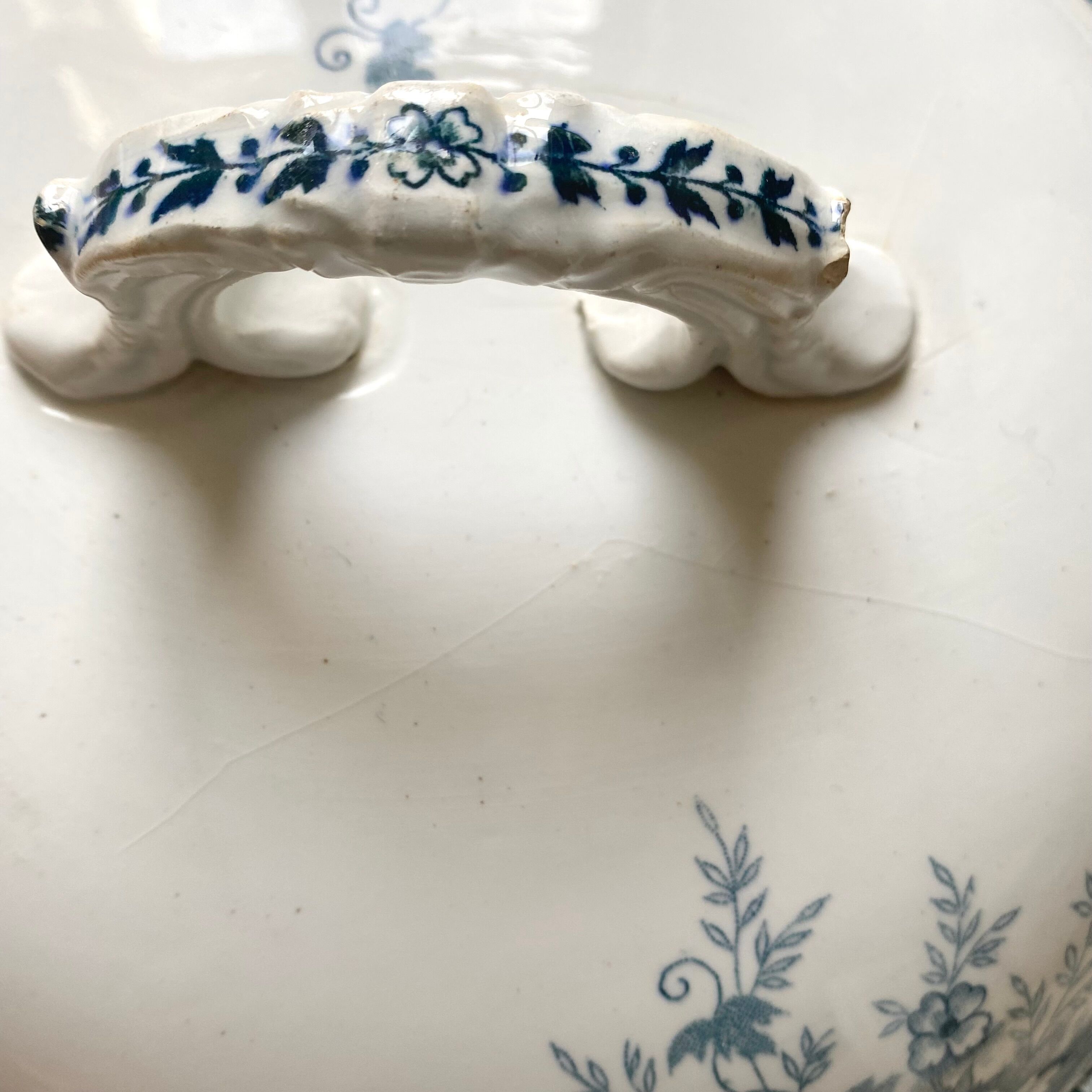 Old soup tureen Saint Amand