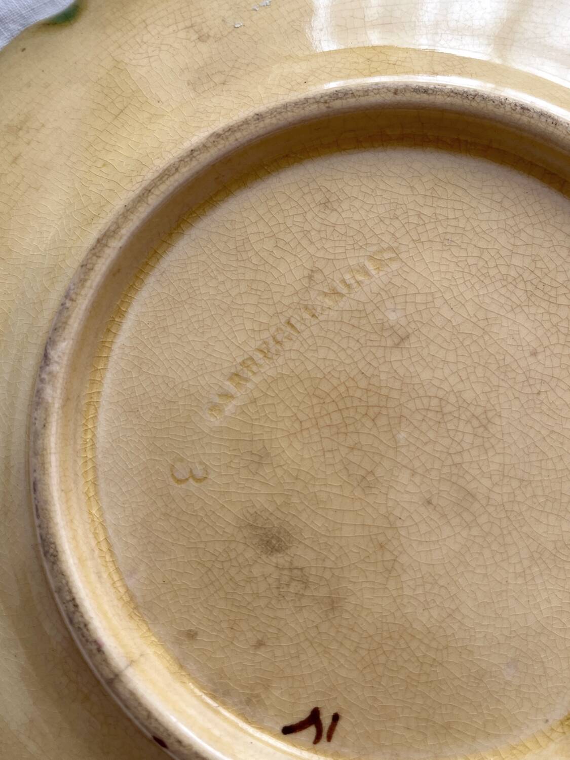 Old plate of vine leaf slip from Sarreguemines