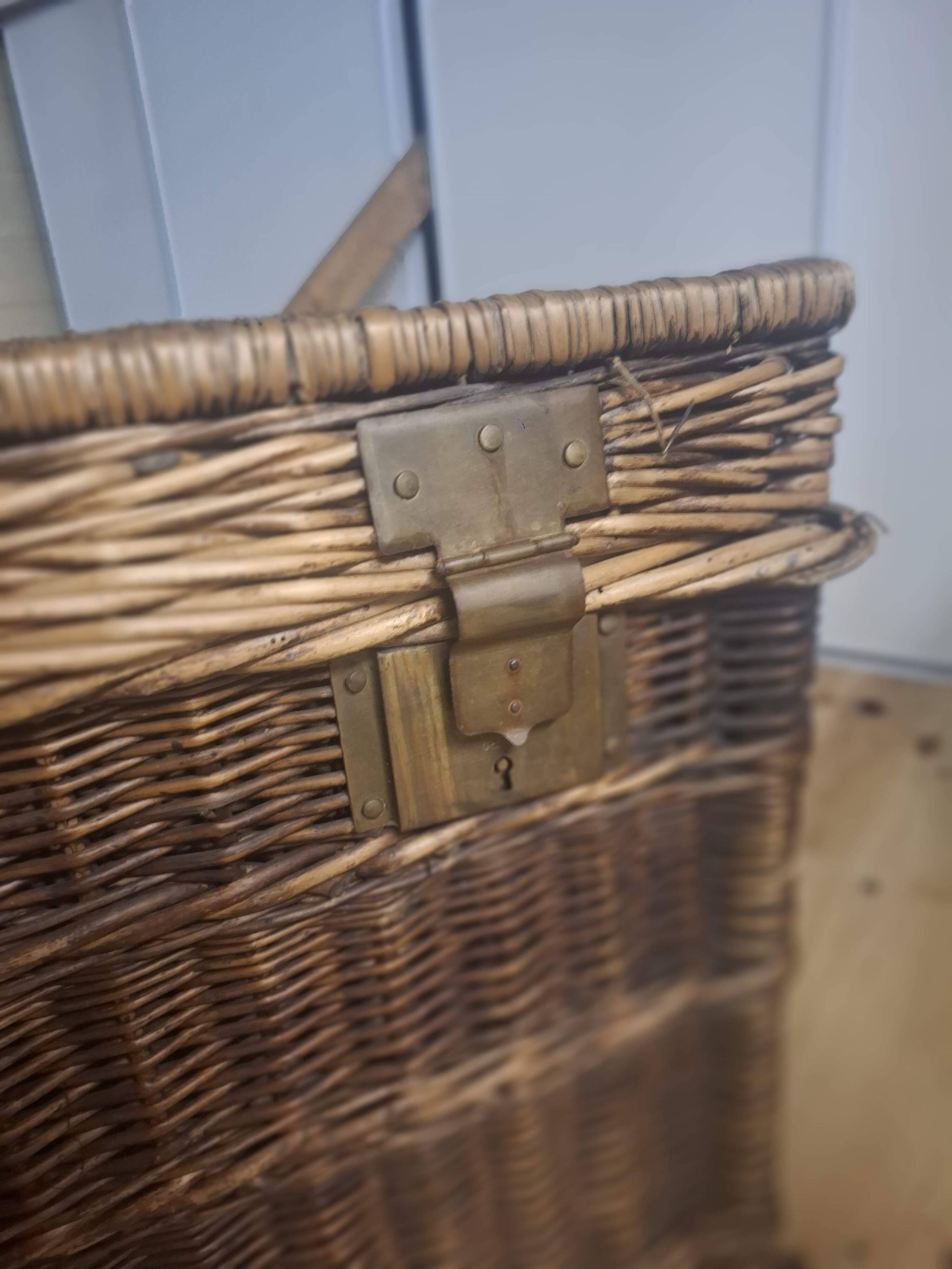 Wicker travel trunk