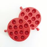Red ceramic snail dishes