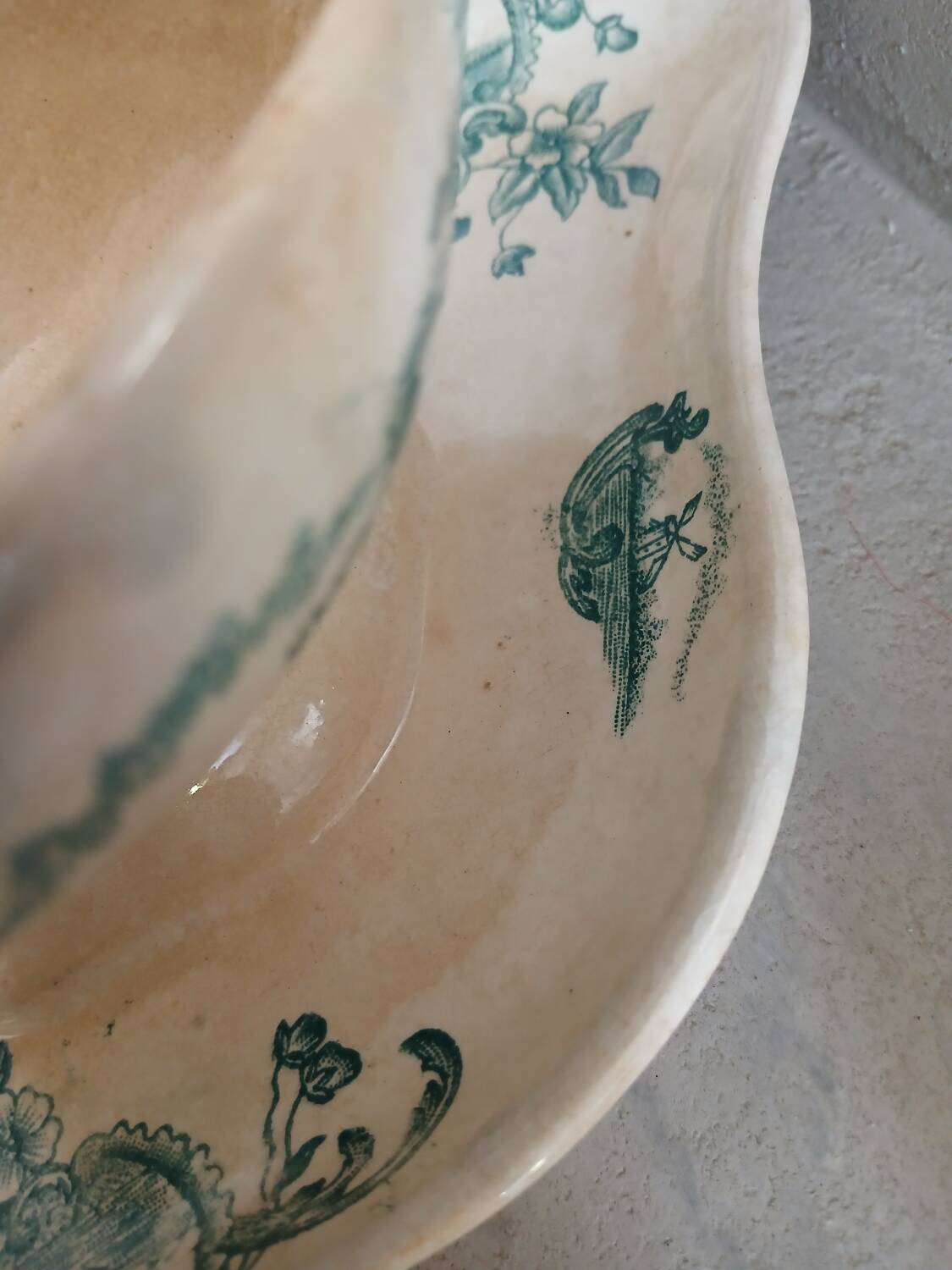 Saucière ancienne en Terre de fer