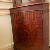 Corner cabinet