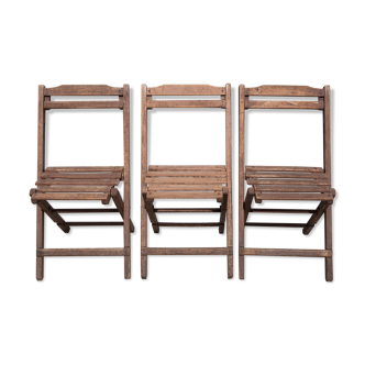 Lot 3 folding chairs wood