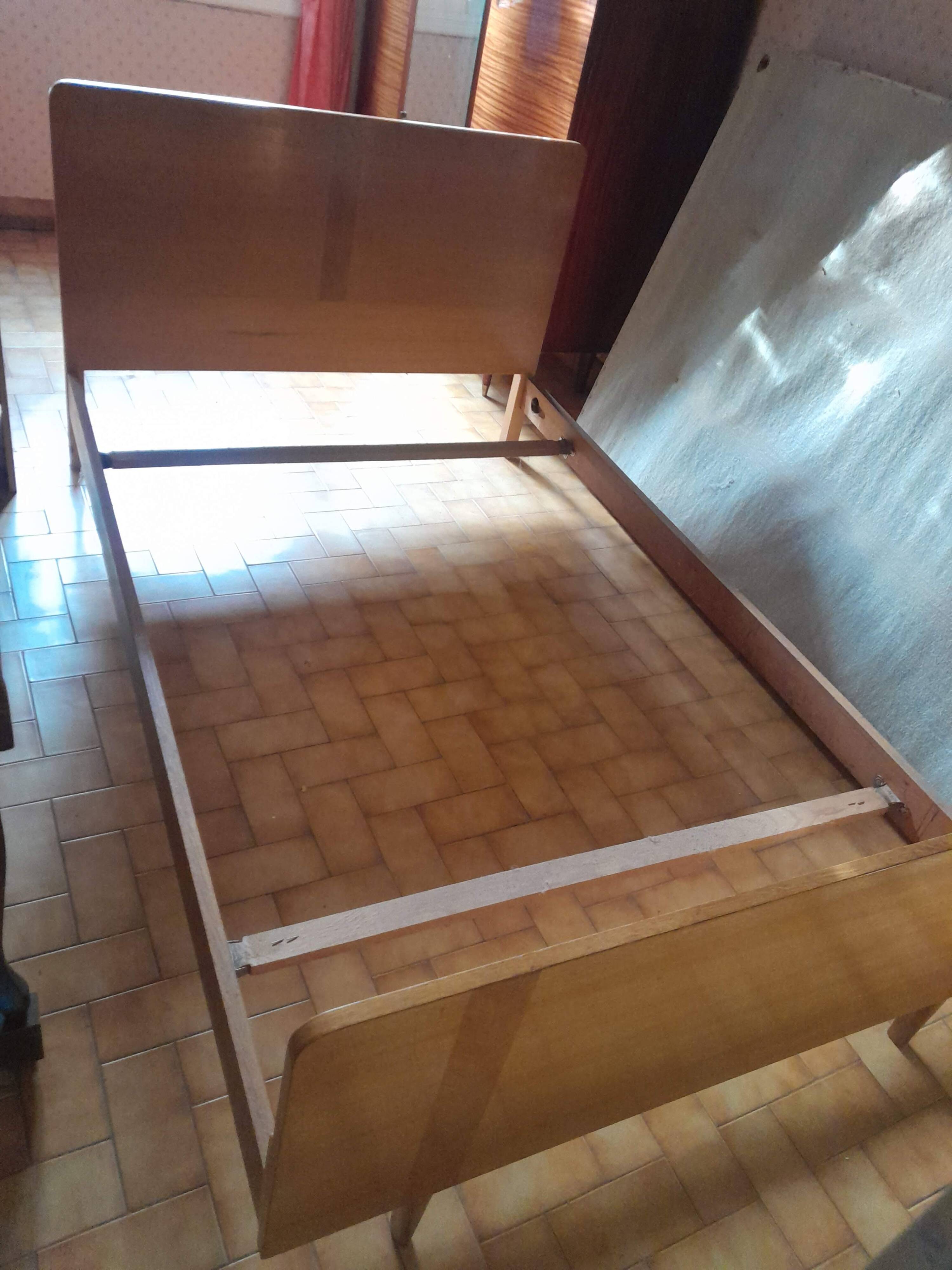 Lit vintage en bois 120 cm – années 50/60 – esprit moderniste