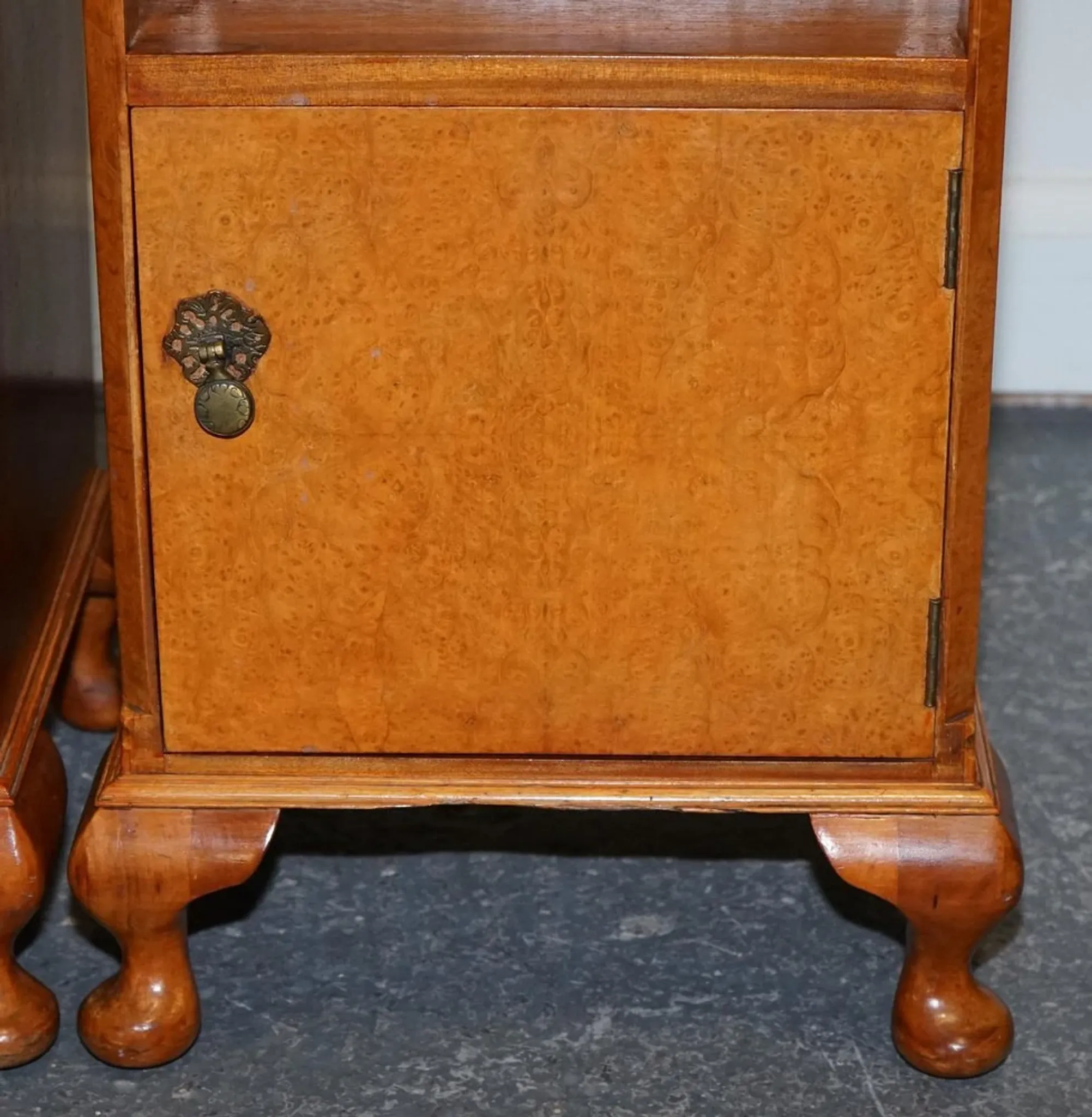 Art Deco Nightstands in Walnut, 1920s, Set of 2