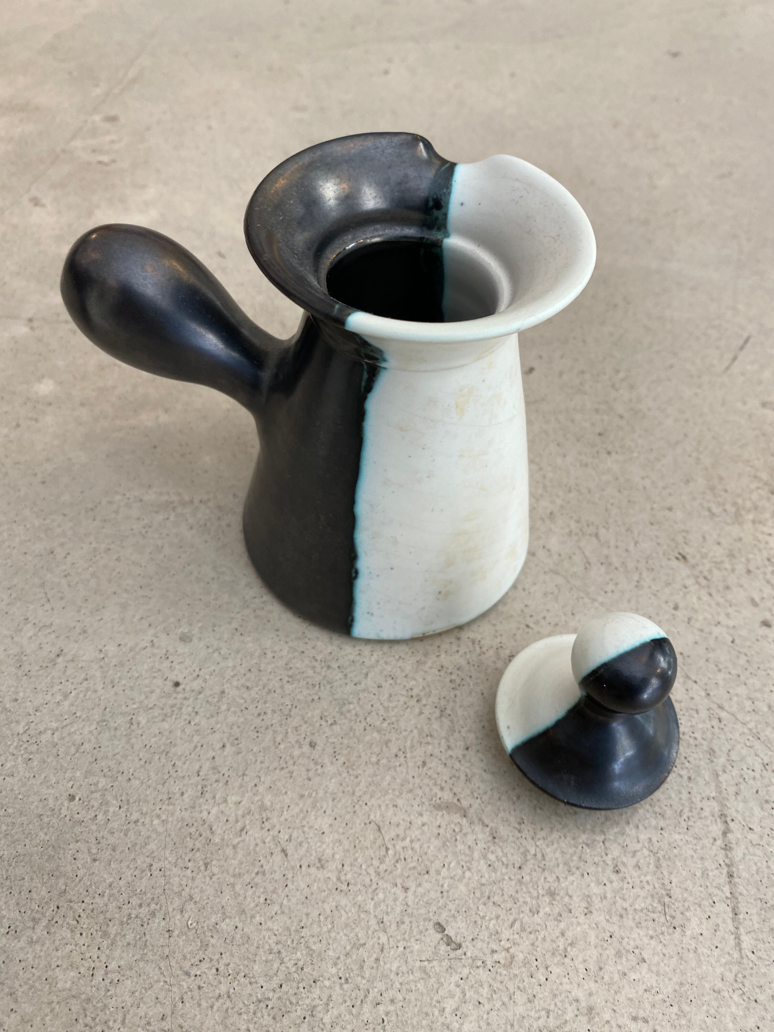 Teapot and milk pot