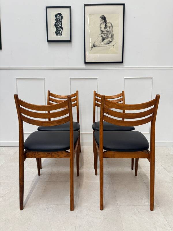 Set of 4 Scandinavian chairs