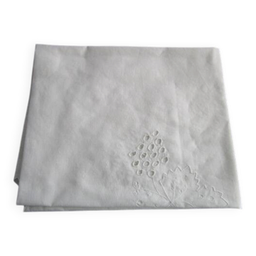 Antique embroidered tablecloth 140x112cm