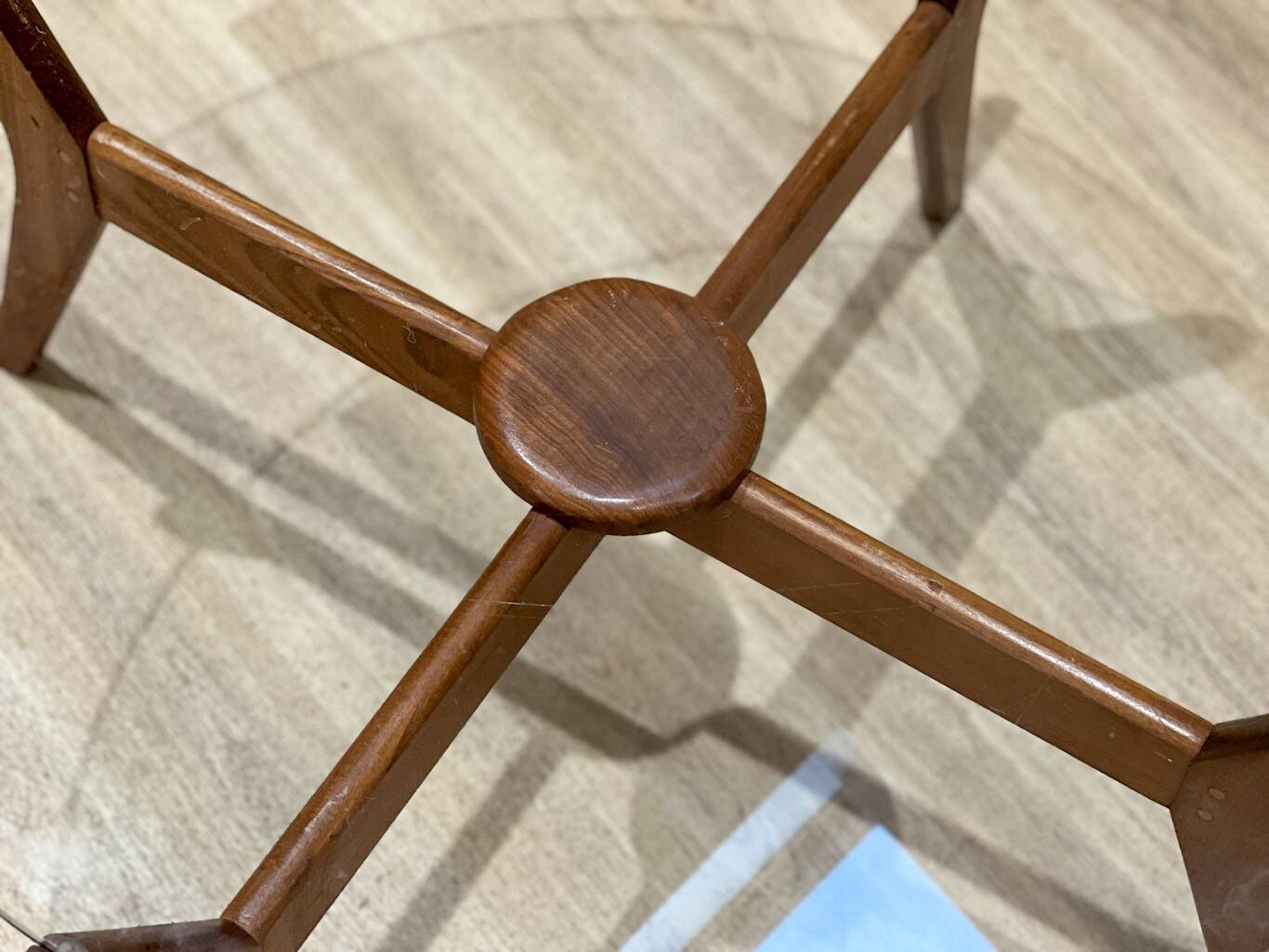 Table basse Lebus en teck et verre