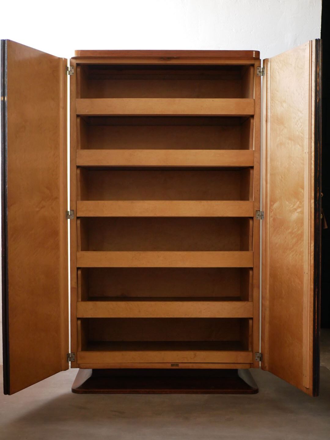 Art deco shoe cabinet