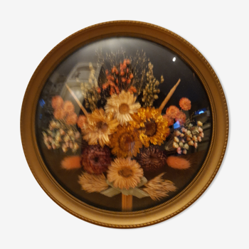 Vintage round frame dried flowers