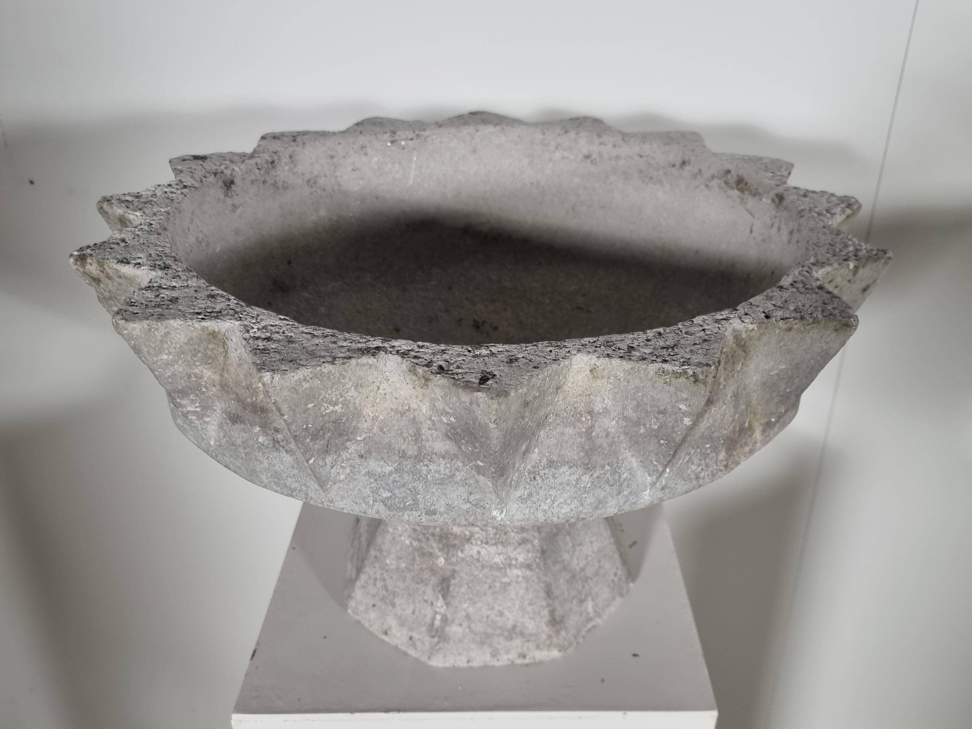 Set of 2 chalice-shaped planters by Willy Guhl, 1970.