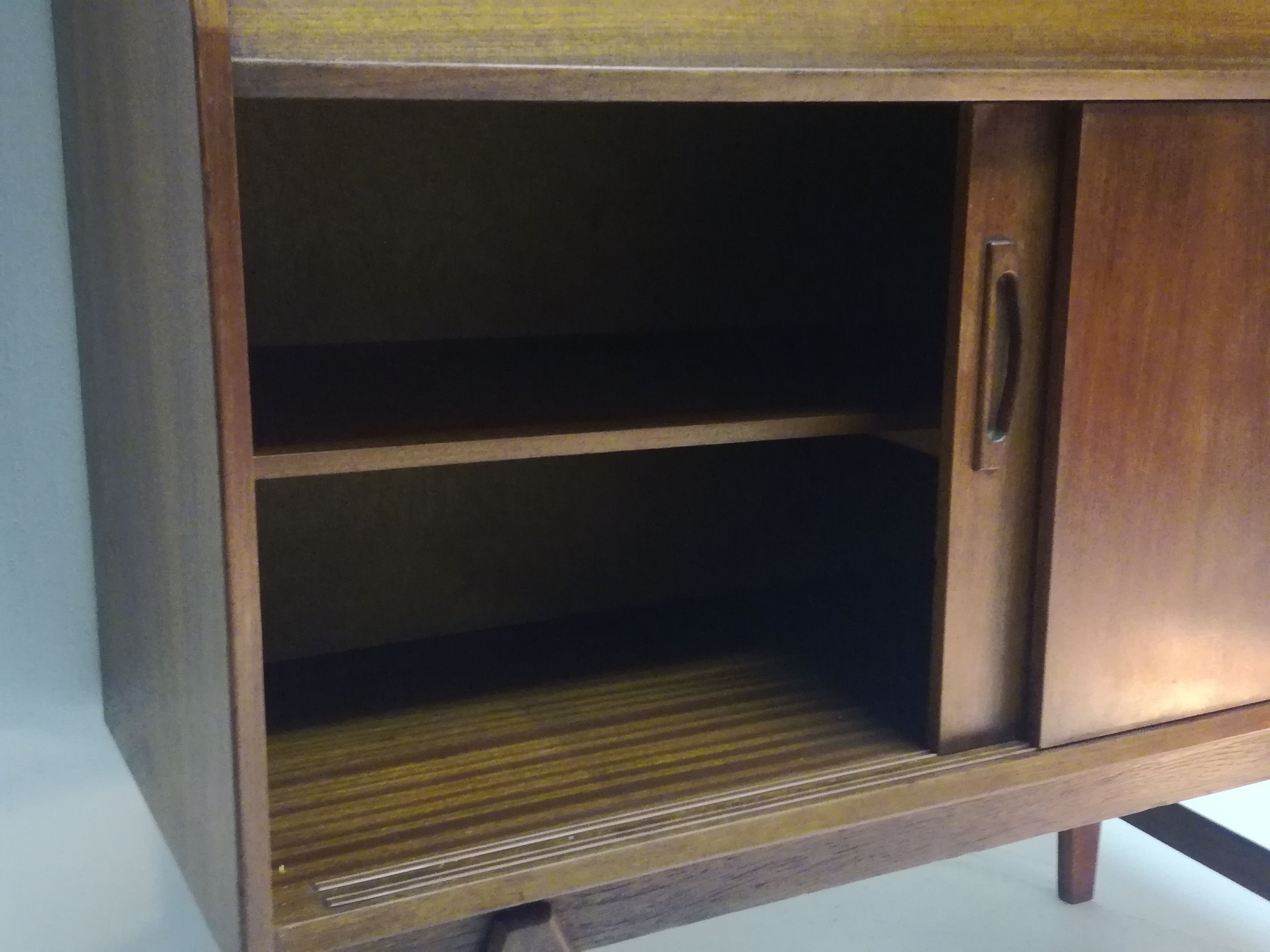 Scandinavian samcom writing desk