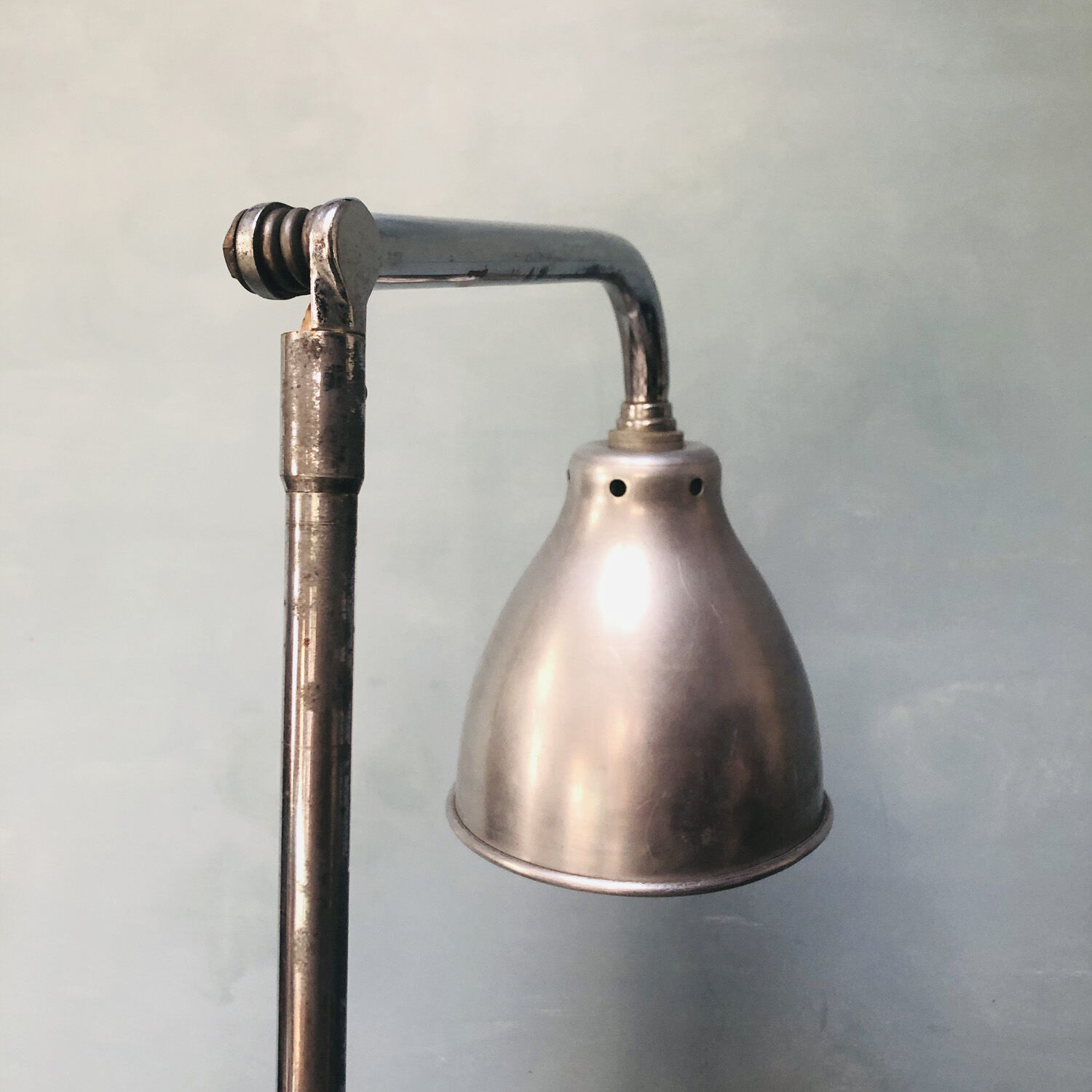 Lampe d'atelier réglable