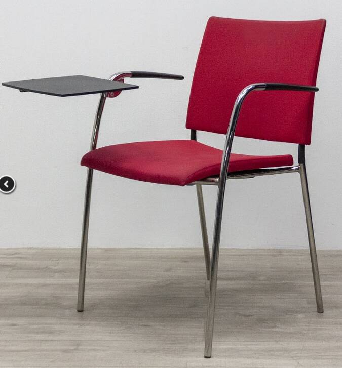 Chaises conférence avec tablette amovible