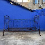 Banquette lit en fer forgé