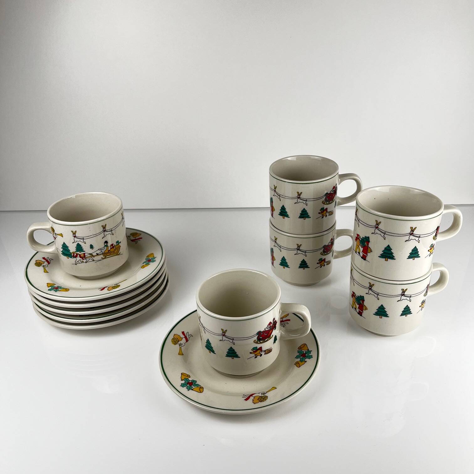 Set of 6 Christmas coffee/tea cups, 1980