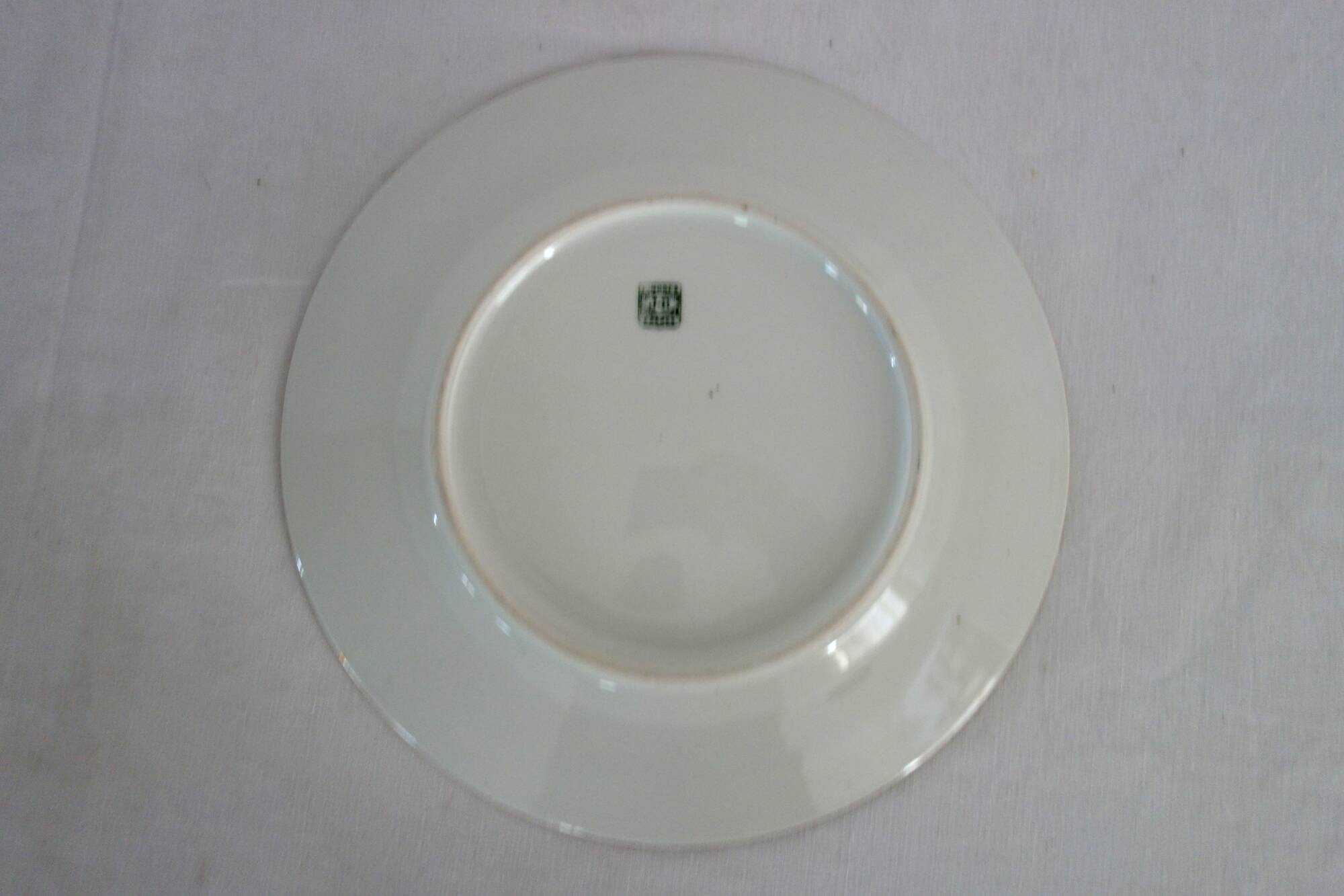 Set of 24 Limoges porcelain dinner plates