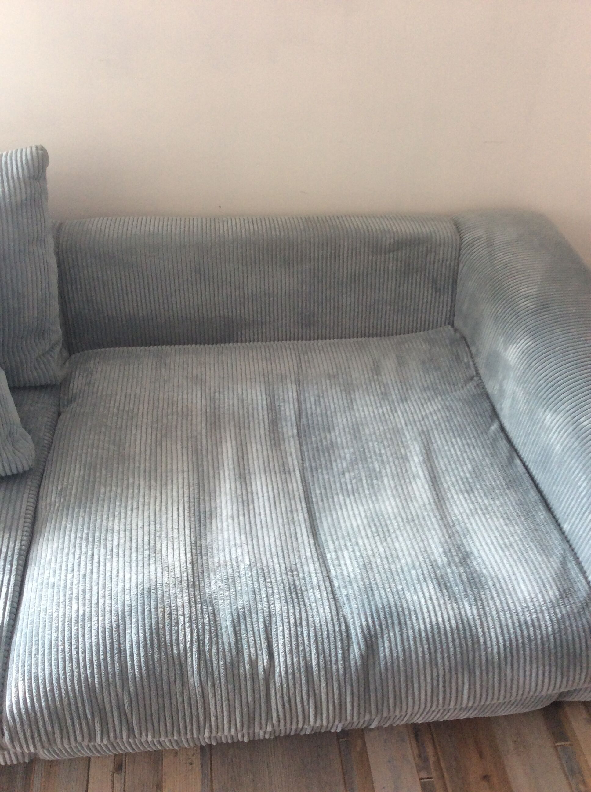 Sky blue ribbed 3-seater sofa
