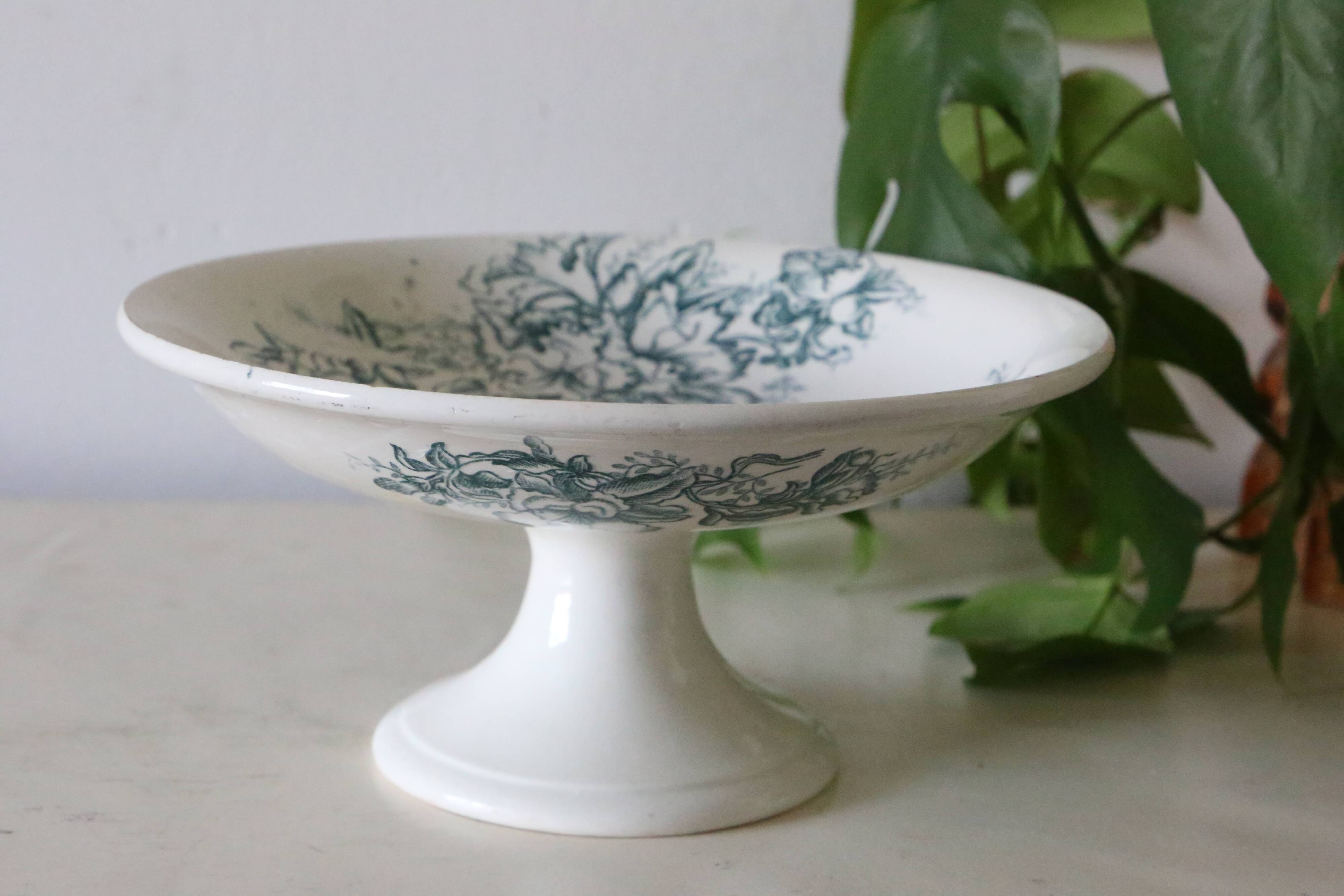 Floreal fruit bowl, from the Faïencerie Nouvelle de Givors, iron earth